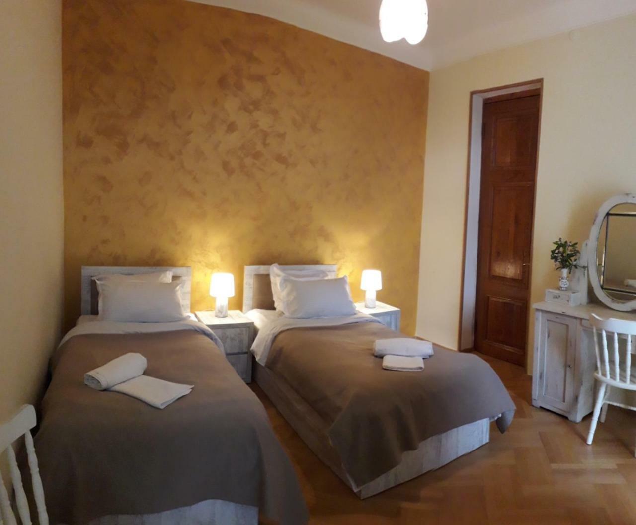 Omsi House Hotel Telavi Eksteriør billede